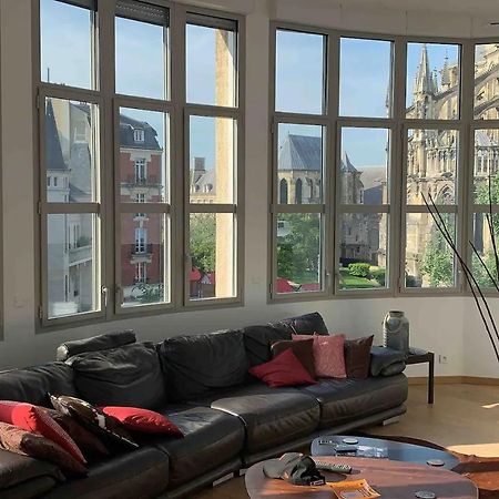 דירות ריימס Loft Des Sacres - Vue Unique Sur La Cathedrale מראה חיצוני תמונה